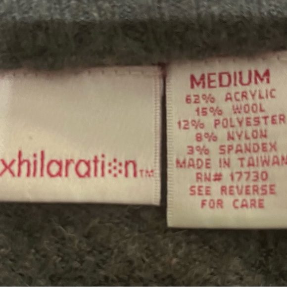 2 Sweaters - Picture 6 of 6